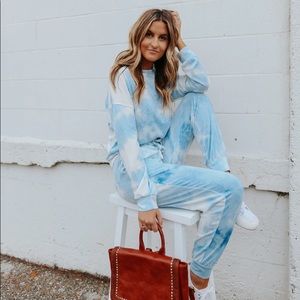 Magnolia Blue Skies Tie Dye Set